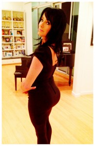 DOES THIS WIG MAKE MY BUTT LOOK BIG?
